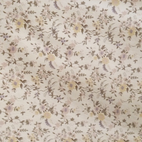 GLORIA VANDERBILT Floral Capris - Picture 5 of 8